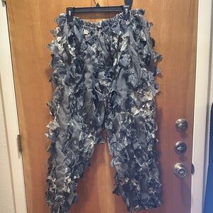 Camo leafy pants.Size L